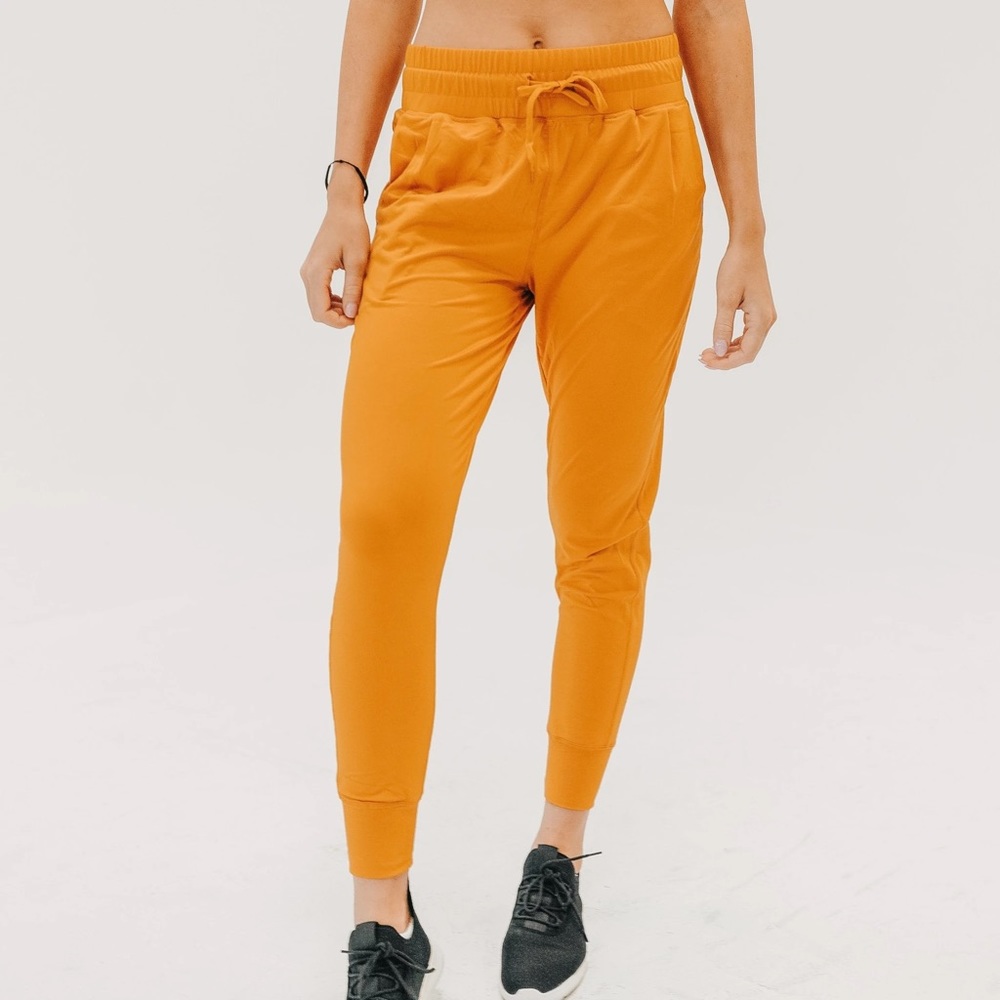Senita Athletics Weekend Jogger - gold
